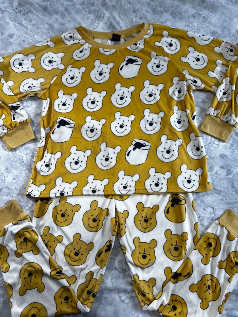 Winnie The Pooh Disney Sz M Pajamas Print Honey Pot 2 Piece Cozy PJ Set